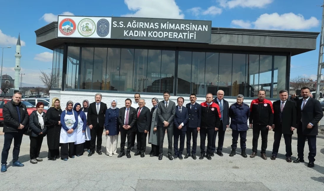 Kayseri Büyükşehir Belediye Başkanı Dr. Memduh Büyükkılıç, Kayseri Valisi Gökmen