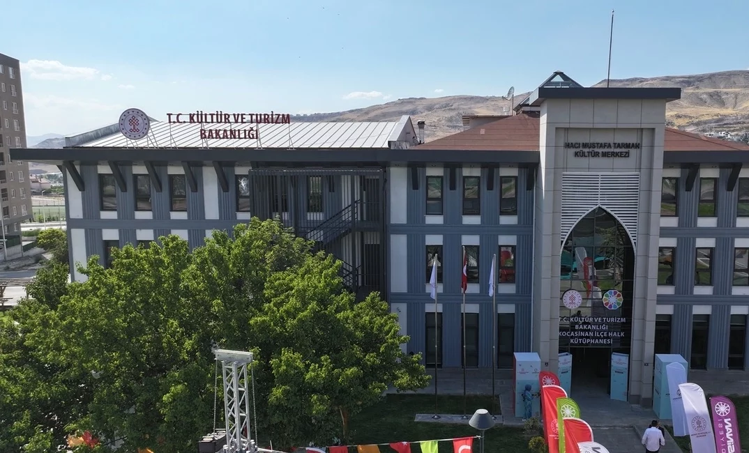 Kayseri Kocasinan Belediye Başkanı Ahmet Çolakbayrakdar, insanı merkeze alan ve