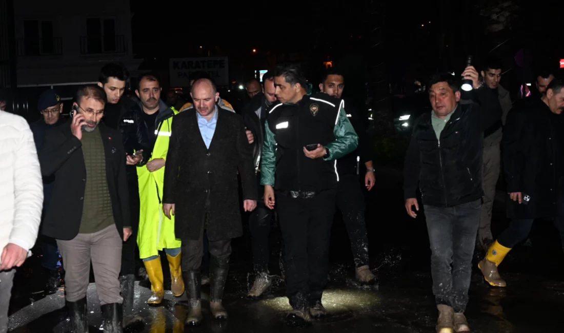 Osmaniye’nin Kadirli ilçesinde etkili olan sağanak yağış ve su baskınları