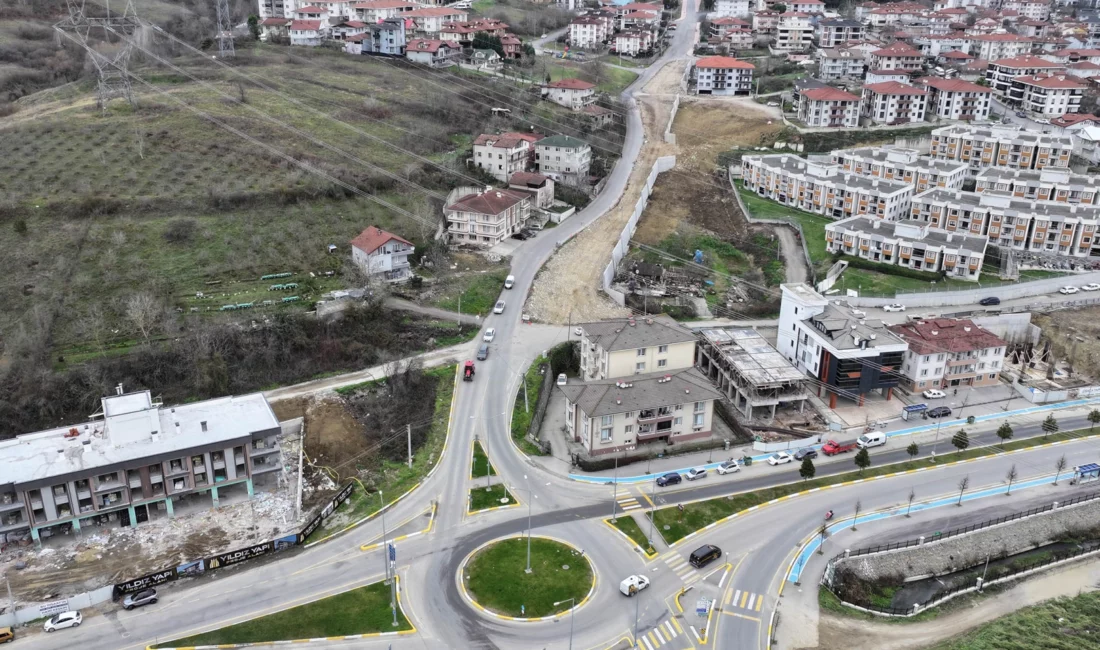 Sakarya Büyükşehir Belediyesi tarafından şehir genelinde gerçekleştirilen yol yapım ve