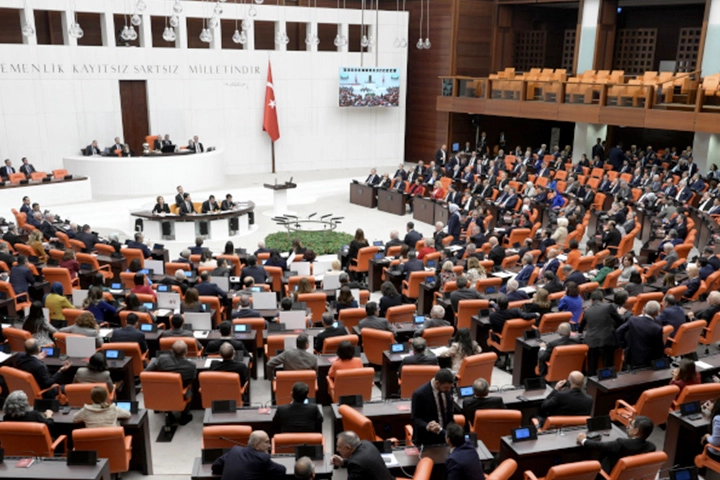 TBMM'de, Şanlıurfa ve Kahramanmaraş'taki okul saldırıları ile çocukların dijital risklerini