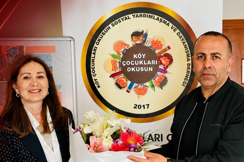 Sanatçı Neşe Mutlu’nun “Renklerin Ritmi” adlı ikinci kişisel sergisi, merhum
