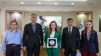 Çevre alanında yaptığı çalışmalarla Antalya’nın doğasını, havasını, sahillerini ve denizini