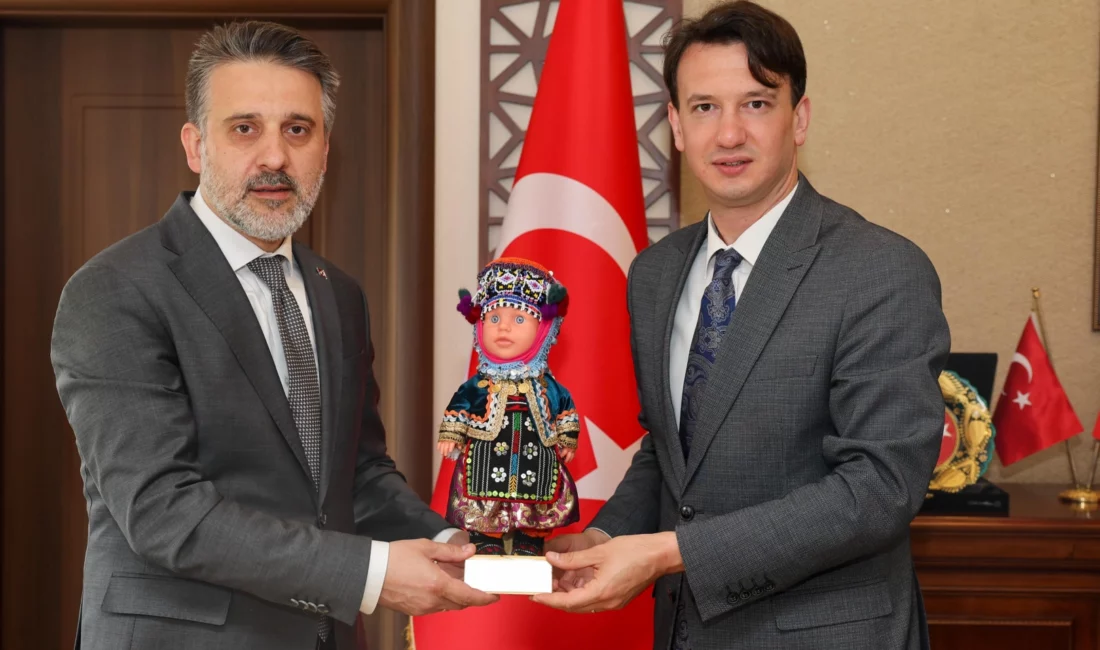 Bursa Büyükşehir Belediyesi Başkan Vekili Şahin Biba, Büyükşehir Belediyesi yöneticileriyle