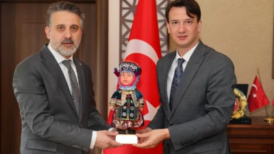 Bursa Büyükşehir Belediyesi Başkan Vekili Şahin Biba, Büyükşehir Belediyesi yöneticileriyle