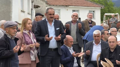 Bilecik’in Pazaryeri ilçesine bağlı Beşikli Mahallesi’nde düzenlenen geleneksel Hıdırellez ve