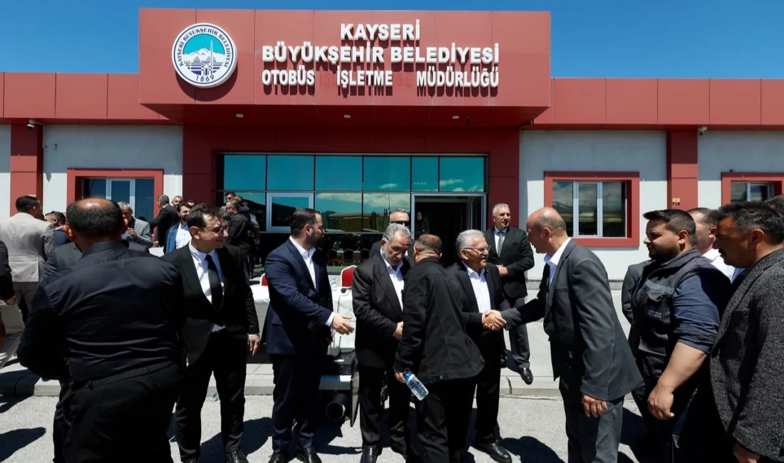Kayseri Büyükşehir Belediye Başkanı Dr. Memduh Büyükkılıç, Ulaşım A.Ş. personeli