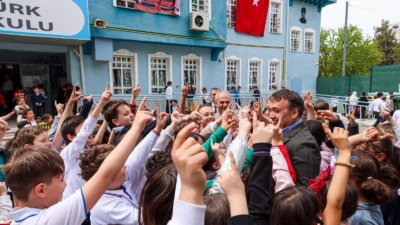 Bilecik Valisi Faik Oktay Sözer, gerçekleştirdiği çarşı ziyareti kapsamında Atatürk