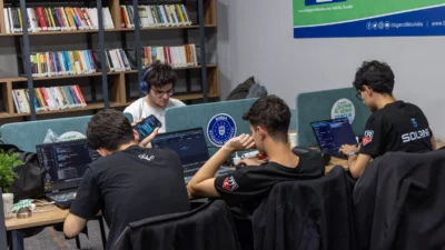 Bursa Büyükşehir Belediyesi’nin destekleriyle düzenlenen 3 günlük hackathon (kodlama maratonu)