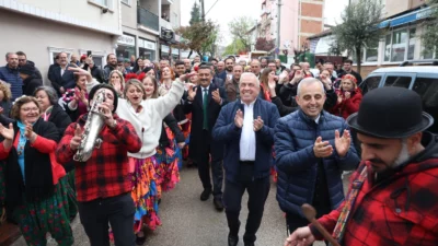Bursa'da Nilüfer Belediyesi tarafından düzenlenen 14. Geleneksel Hıdırellez Şenlikleri, bu