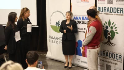 Bursa'da Osmangazi Belediyesi tarafından aile içi iletişimi güçlendirmek, ebeveynlik becerilerini
