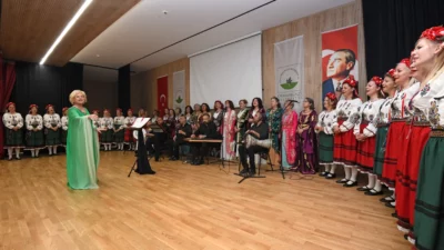 Bursa'da Osmangazi Belediyesi’nin Engelliler Haftası kapsamında düzenlediği türkü dolu etkinlikte,