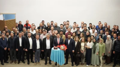 Bursa'da Yenişehir Belediyesi’nde Kurban Bayramı öncesi düzenlenen bayramlaşma programında duygusal