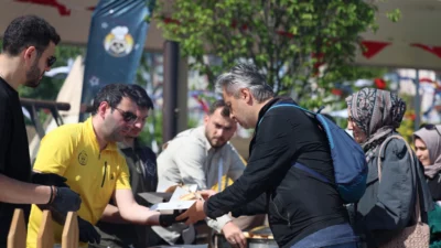 Kocaeli Büyükşehir Belediyesi’nin Milli İrade Meydanı’nda gerçekleştirdiği EnFest, birbirinden keyifli