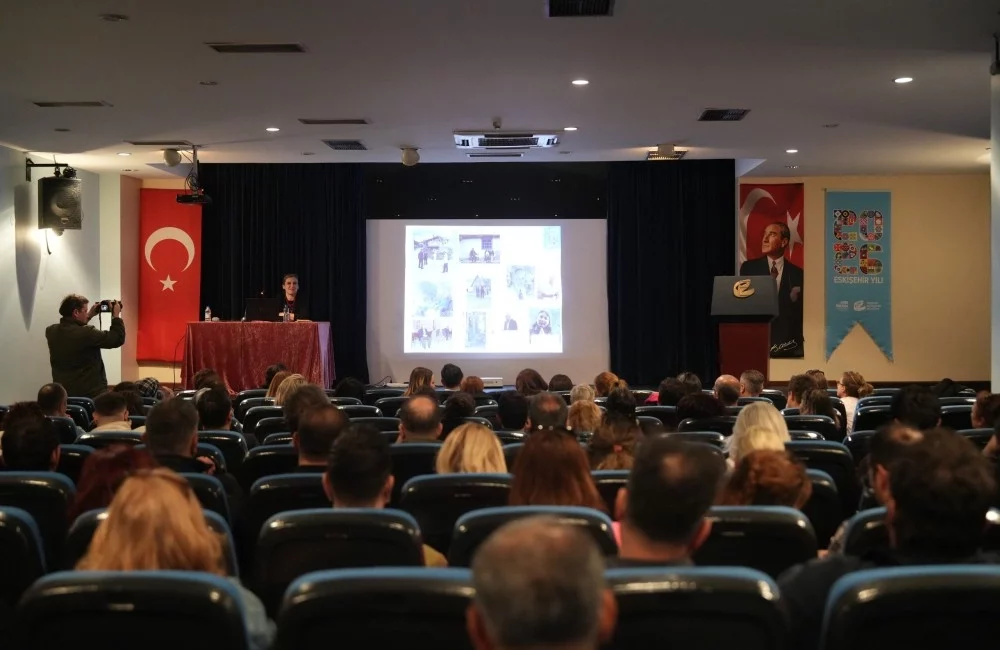 Eskişehir’de tarih meraklılarını buluşturan anlamlı bir söyleşi gerçekleştirildi. Eskişehir Büyükşehir