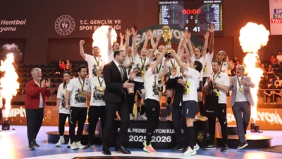 Kadınlar Hentbol Süper Ligi lideri Bursa Büyükşehir Belediyespor, 50. Yıl