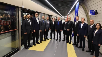 İstanbul Büyükşehir Belediyesi'nin 2,3 milyar TL maliyetli M5 metrosunun Samandıra