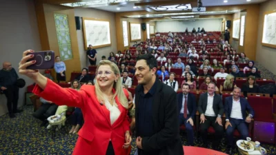 İstanbul Gelişim Üniversitesi'nde düzenlenen “Kampüsten Kente Uzanan İş Birliği” seminerinde