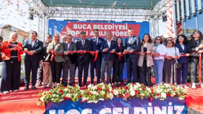 CHP Genel Başkanı Özgür Özel ve İzmir Büyükşehir Belediye Başkanı