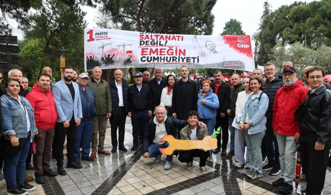 İzmir'de 1 Mayıs Emek ve Dayanışma Günü, binlerce emekçinin katılımıyla