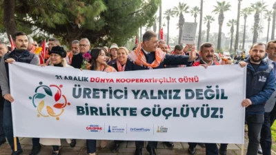 İzmir Büyükşehir Belediyesi, 14 Mayıs Dünya Çiftçiler Günü’nde kırsalda topyekûn