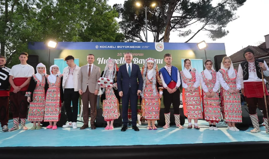 Kocaeli Büyükşehir Belediye Başkanı Tahir Büyükakın, Bal-Türk Derneği ile birlikte
