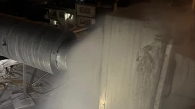 Konak'ta üç katlı bir binanın üçüncü katında gece çıkan yangına