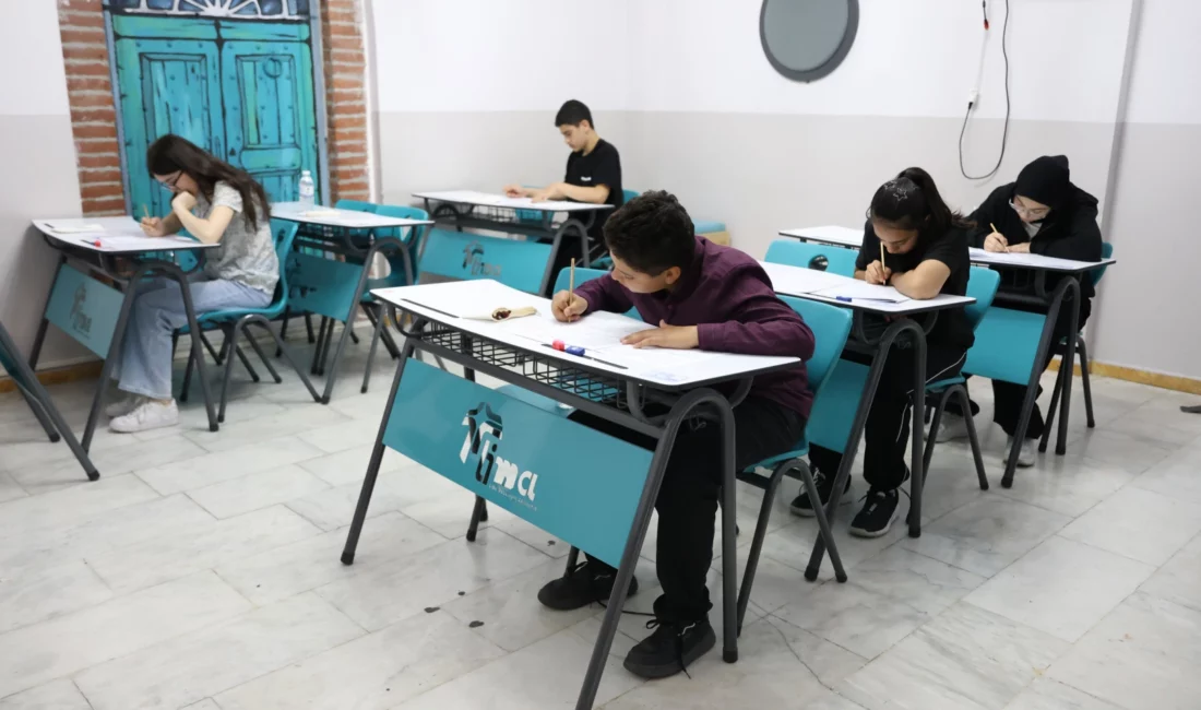 Konya Büyükşehir Belediyesi’nin ortaokul ve lise öğrencilerine yönelik düzenlediği Umre