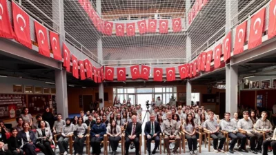 Kocaeli Büyükşehir Belediye Başkanı Tahir Büyükakın, İzmit Tevfik Seno Arda