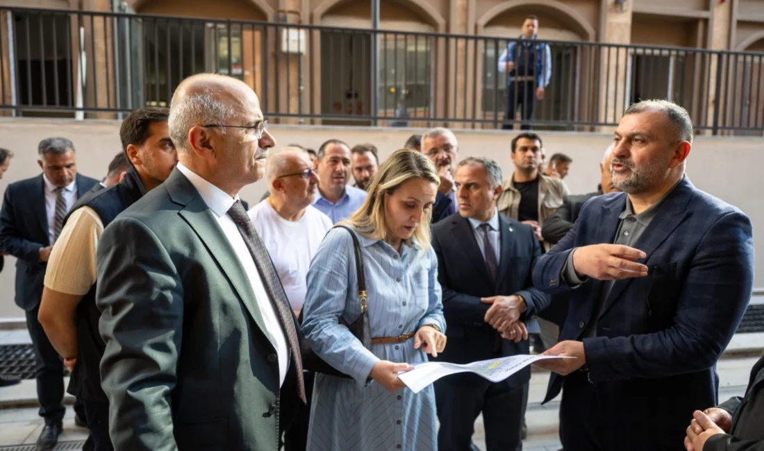 Malatya Büyükşehir Belediye Başkanı Sami Er, çarşı merkezinde kümelenme sistemini