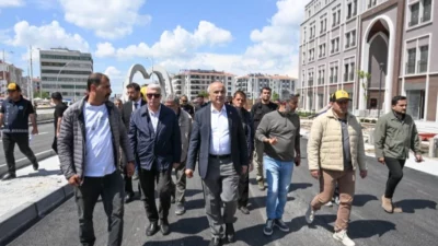 Malatya Büyükşehir Belediye Başkanı Sami Er, Turgut Temelli Caddesi’nin trafiğe