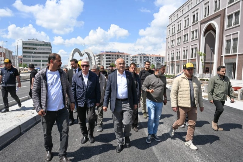 Malatya Büyükşehir Belediye Başkanı Sami Er, Turgut Temelli Caddesi’nin trafiğe