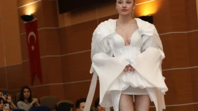 Başkent Üniversitesi’nde moda rüzgârı esti! Tekstil ve Moda Tasarımı öğrencilerinin