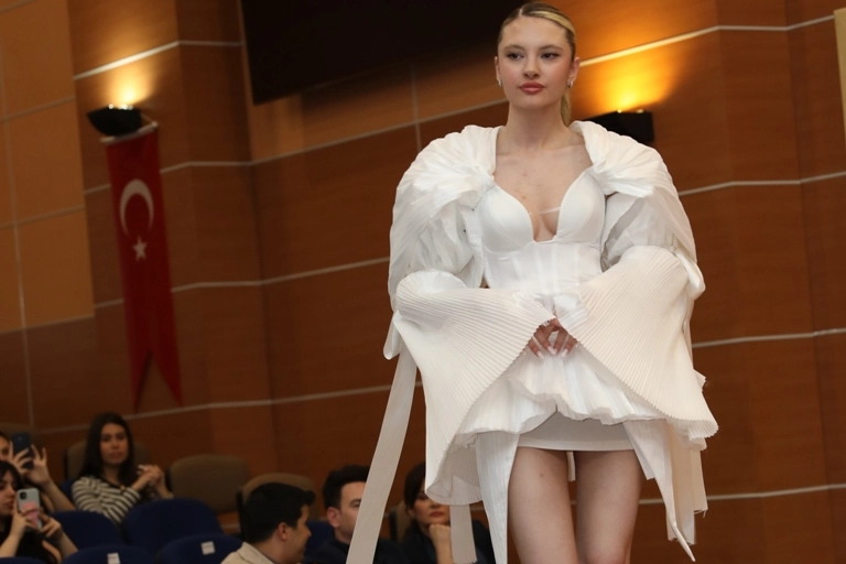 Başkent Üniversitesi’nde moda rüzgârı esti! Tekstil ve Moda Tasarımı öğrencilerinin
