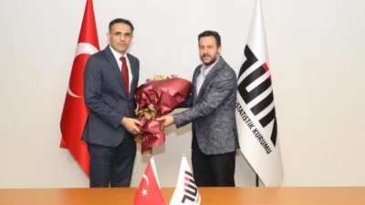 Türkiye İstatistik Kurumu Başkanlığı görevini yürüten Erhan Çetinkaya, görevini Resmi