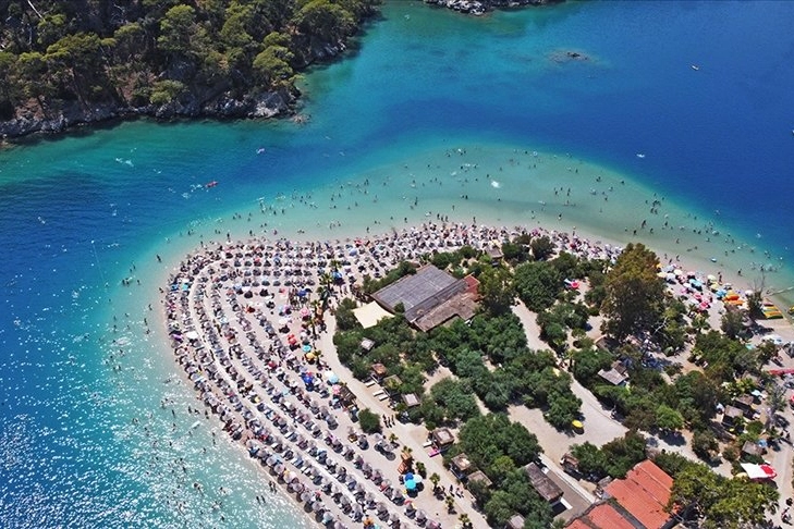 Kültür ve Turizm Bakanı Mehmet Nuri Ersoy, Türkiye’nin Mavi Bayrak’ta