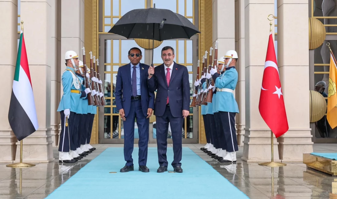 Cumhurbaşkanı Yardımcısı Cevdet Yılmaz, Ankara’da Sudan Başbakanı Kamil İdris ile