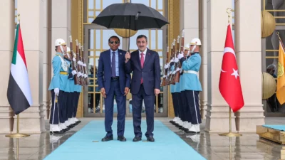 Cumhurbaşkanı Yardımcısı Cevdet Yılmaz, Ankara’da Sudan Başbakanı Kamil İdris ile