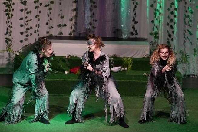 Denizli Büyükşehir Belediyesi’nin ev sahipliğinde 38’incisi gerçekleştirilen Uluslararası Amatör Tiyatro