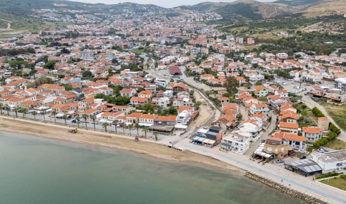 İZSU’nun Yeni Foça Şavklı Deresi’nde tarihi köprüyü koruyarak tamamladığı dere