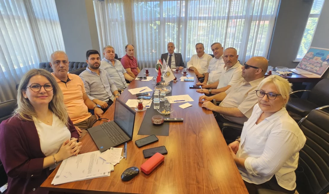 Artvin Ticaret Borsası, ilçelerde yürüttüğü istişare toplantıları kapsamında Yusufeli ve