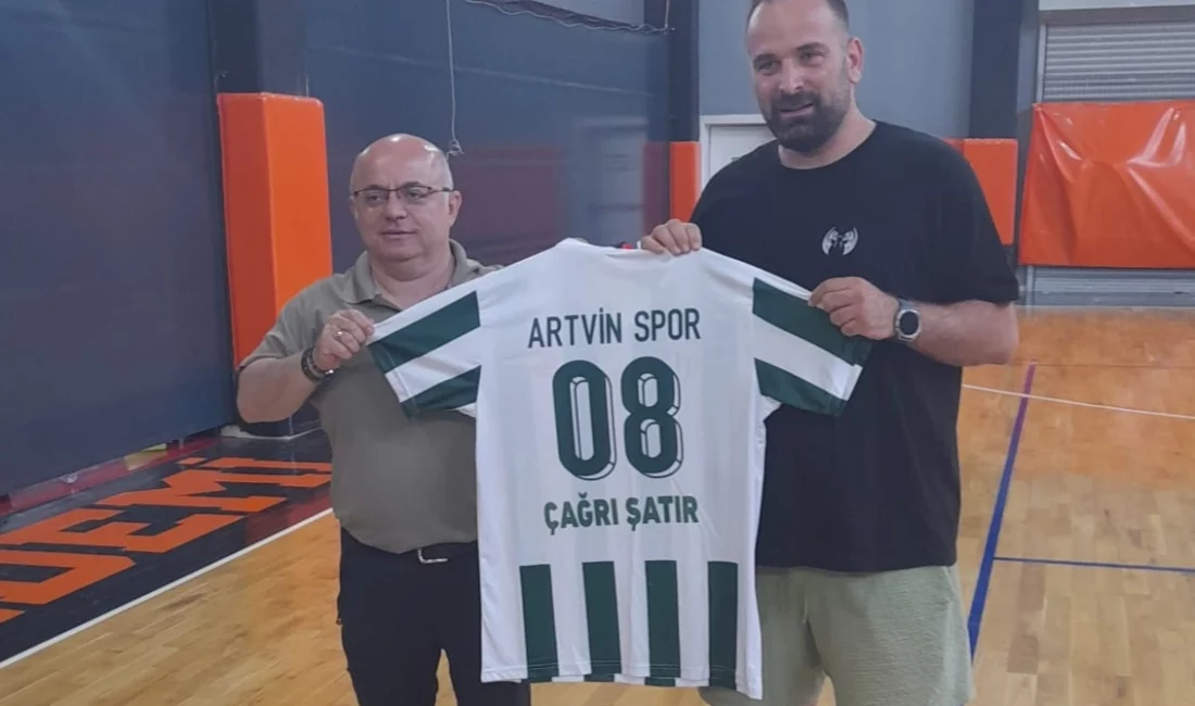 Artvinspor Başkanı İrfan Yıldırım ve yönetimi, iş insanı Çağrı Şatır'ı