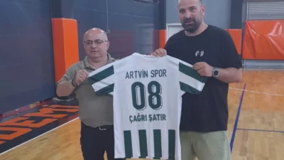 Artvinspor Başkanı İrfan Yıldırım ve yönetimi, iş insanı Çağrı Şatır'ı