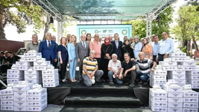 Balıkesir Büyükşehir Belediyesi, Tarımda Balıkesir Modeli kapsamında 1914 arıcıya toplam