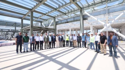 Kocaeli Büyükşehir Belediye Başkanı Tahir Büyükakın, İzmit Körfezi’nin ucunda, Ömer