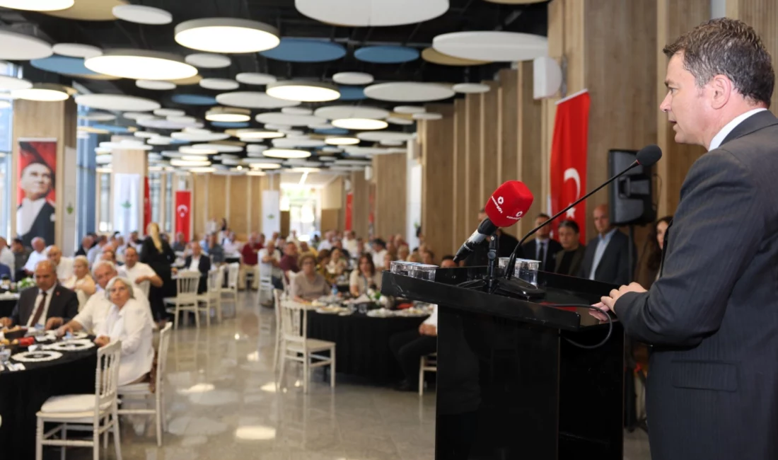 Bursa'da Osmangazi Belediye Başkanı Erkan Aydın, mahalle muhtarlarıyla düzenlenen “Ortak