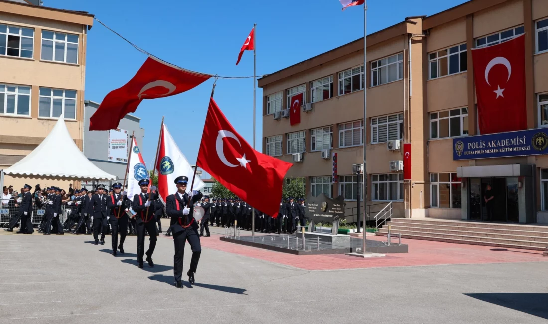 Bursa Polis Meslek Eğitim Merkezi’nde (POMEM) düzenlenen 32. Dönem Mezuniyet
