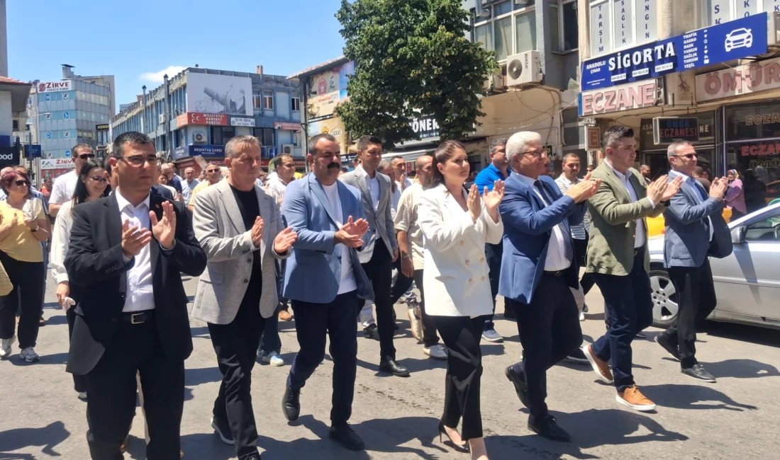 Mehmet Özcan’ın istifasının ardından AK Partiye katılmasının ardından düzenlenen basın