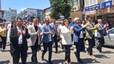 Mehmet Özcan’ın istifasının ardından AK Partiye katılmasının ardından düzenlenen basın