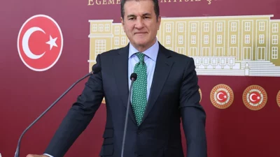 CHP Erzincan Milletvekili Mustafa Sarıgül, TBMM'de düzenlediği basın toplantısında emeklilere